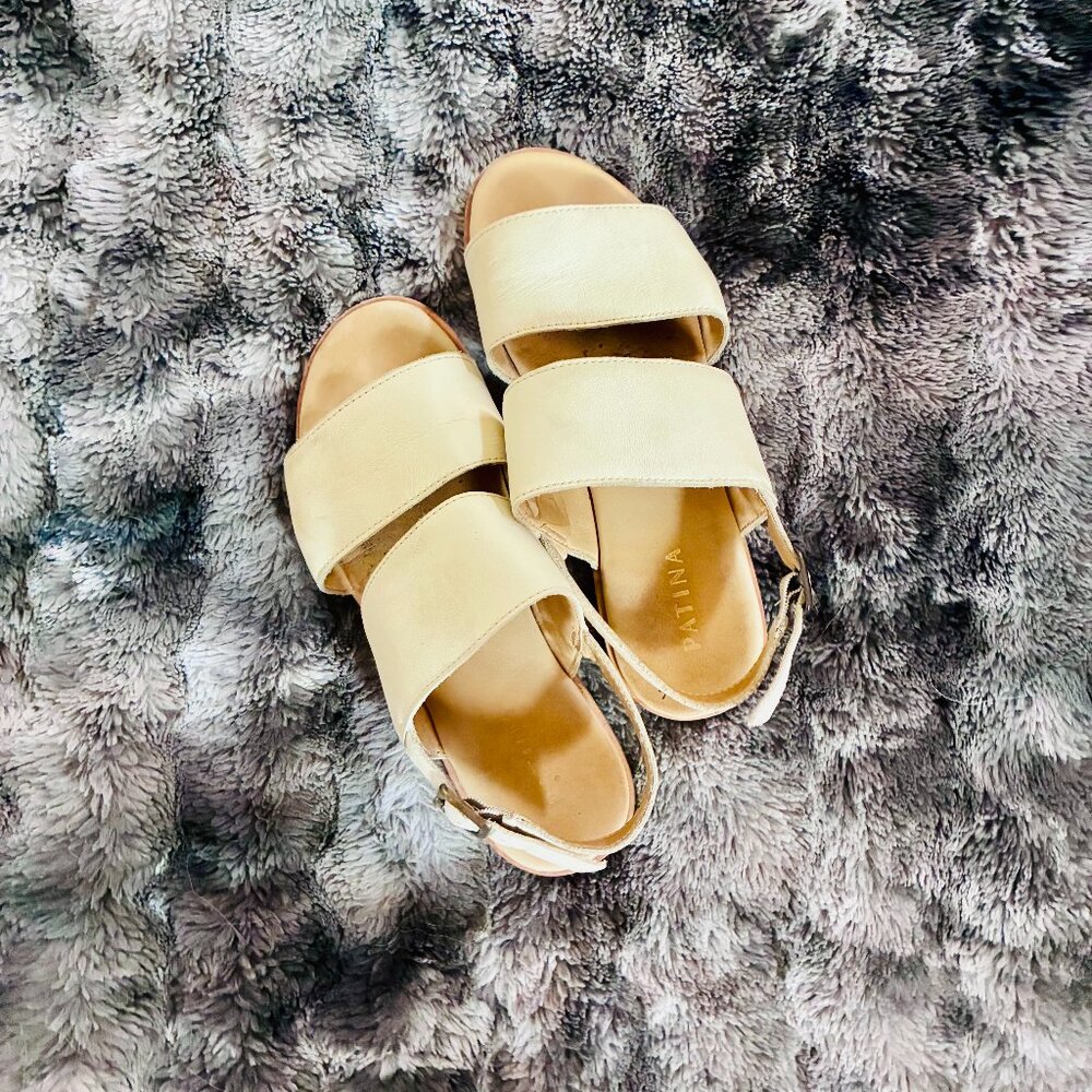 Portland Leather Goods Patina sandals, size 6 | white